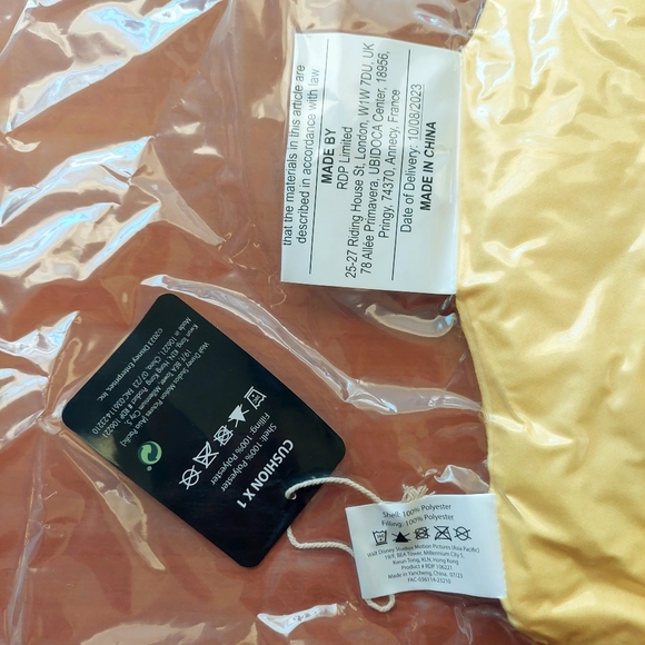 Disney's Wish Star plush cushion. New in vacuum sealed package. - Picture 6 of 14